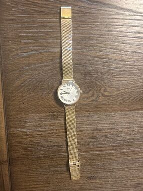 IKEE Gold Mesh Strap Watch - Roman Numeral Dial